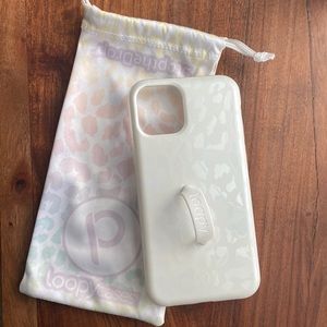 iPhone 11 Pro Loopy White Leopard Right EUC